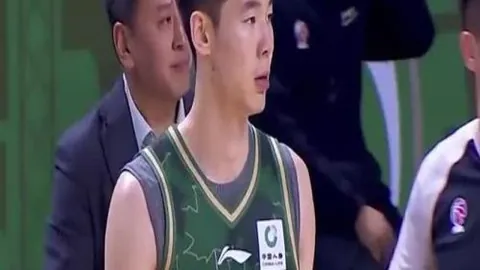 利物浦官方公布：大卫-詹姆斯等六球星加盟，携手切尔西名宿助力慈善比赛